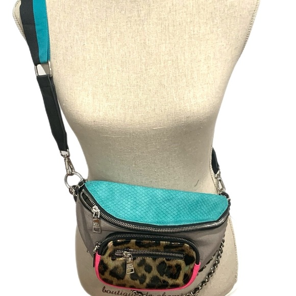 Steve Madden Turquoise and Leopard Crossbody Bag - Picture 2 of 9